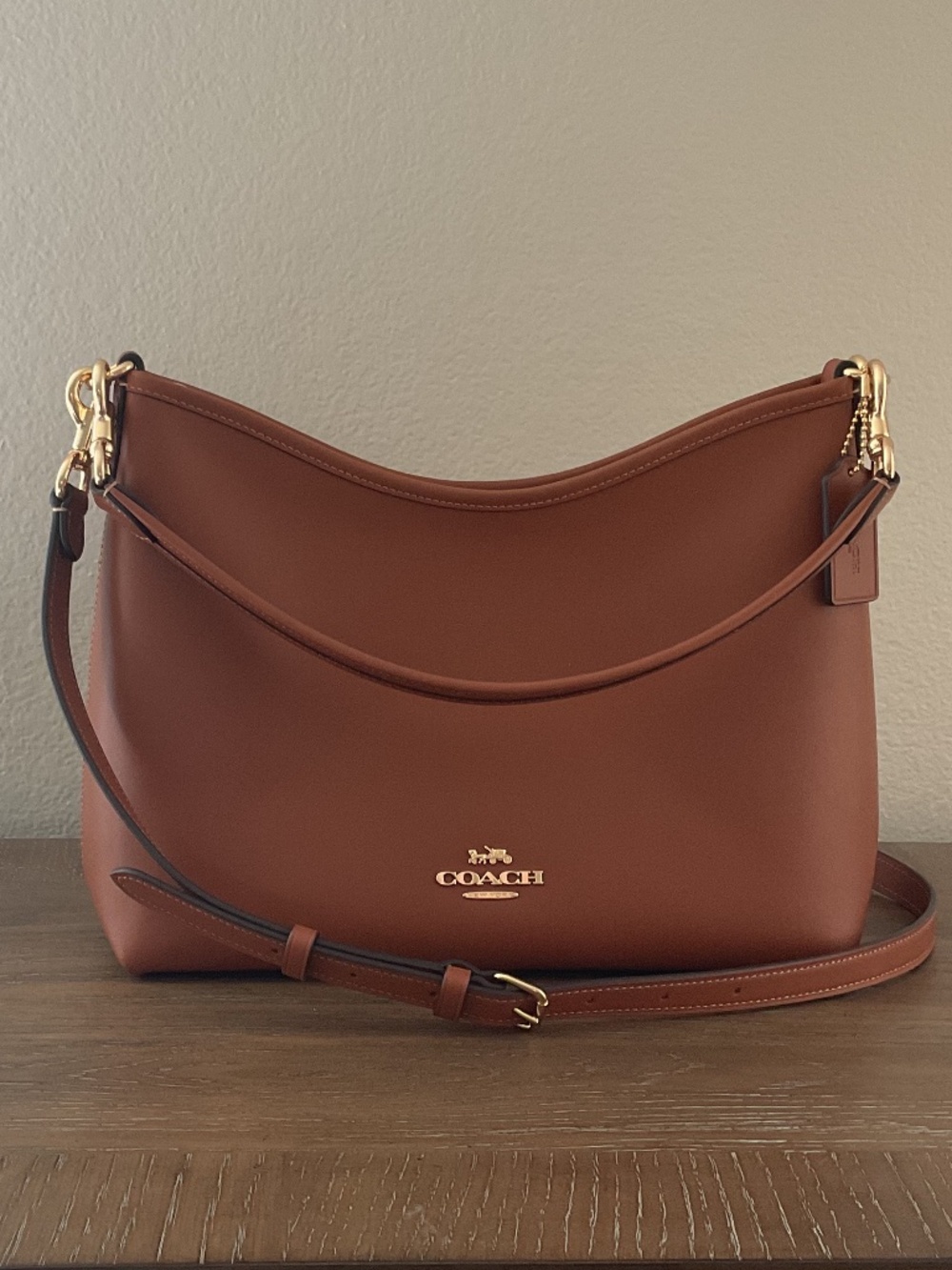 Laurel Shoulder Bag - Smooth Leather/Gold/Tan